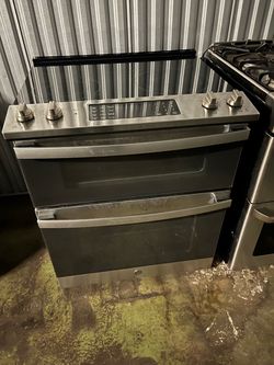 GE stainless steel glasstop electric slide-in double oven