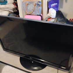 LG Flat Screen Tv "55 Inch"