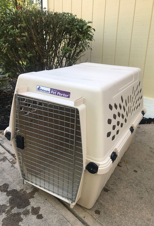 PETMATE DELUXE PET PORTER LARGE 36" L x 24 1/2 " H for Sale in