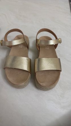 Zandalias Doradas de niña