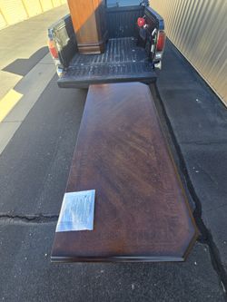 Classic Bedroom Sheridan Slightly Used. GREAT CONDITION.