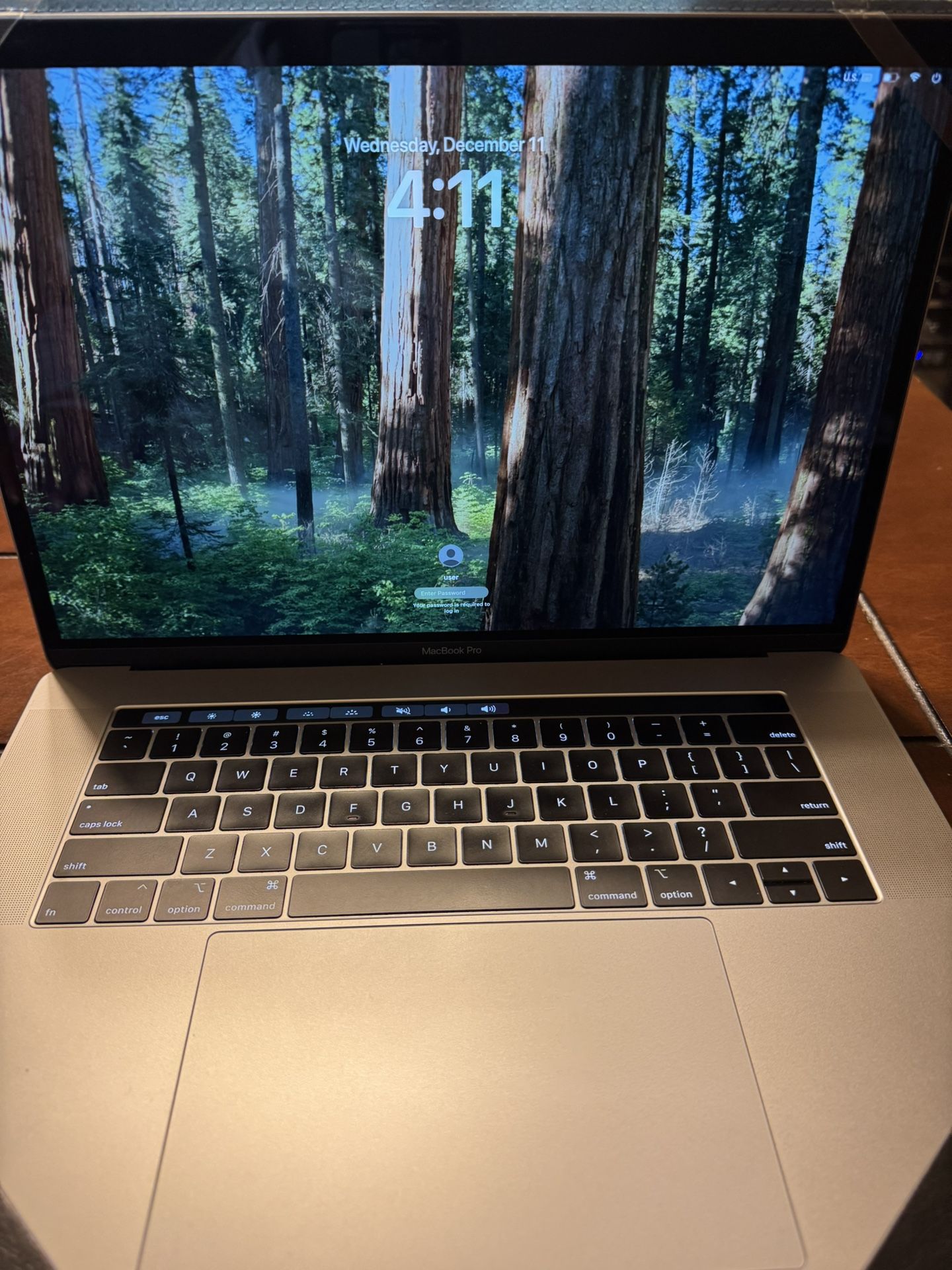 MacBook Pro 2019 (15-inch ) i9 w/Touch Bar (32GB) 4TB SSD