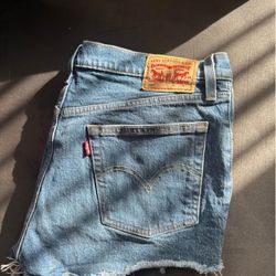 Levi Jean Shorts 