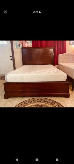 QUEEN BED FRAME & MATTRESS 