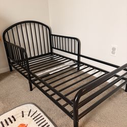 Metal Toddler Bed