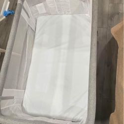 Crib / Bassinet 