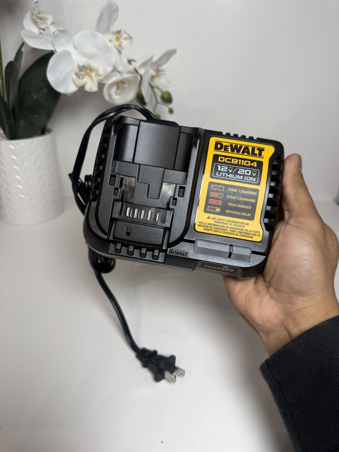 Dewalt Charger 4amps