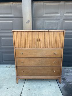 MCM Broyhill Premier bedroom set dresser and high / tallboy 1958!