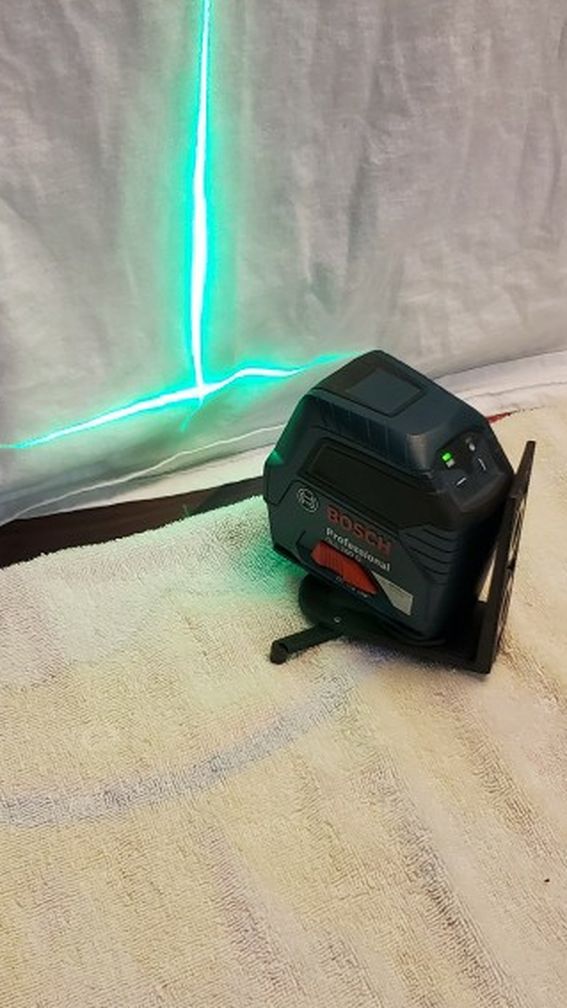 laser de linea verde Bosch usado