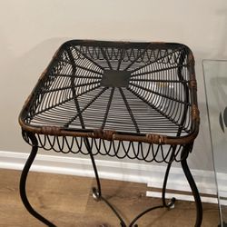 Wicker/metal Accent Table 