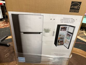Vissani 7.2 cu. Ft. Refrigerator with freezer NIB