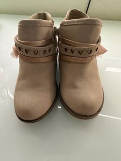 Toddler boots size 5c