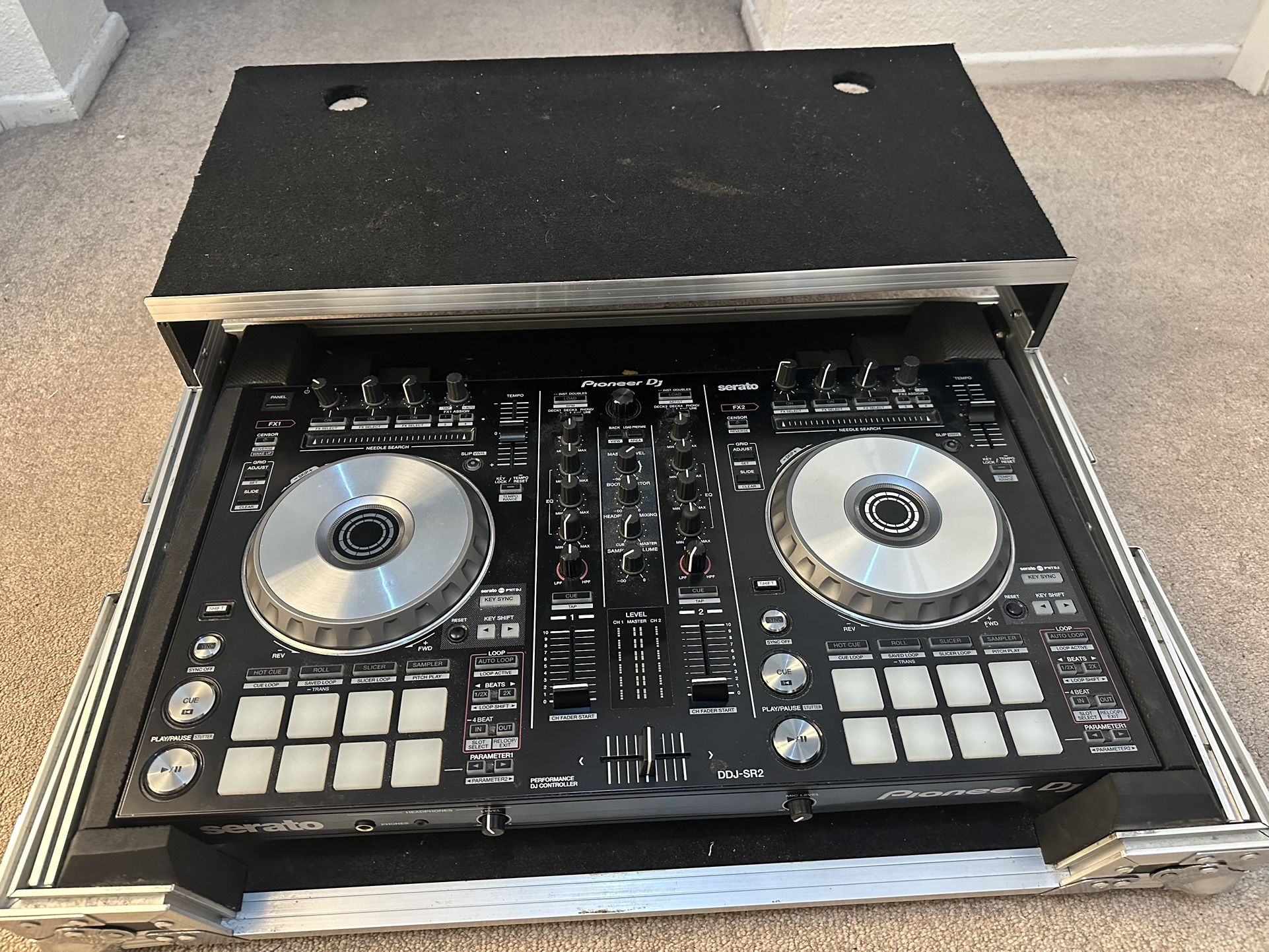 Pioneer DDJ - SR2 DJ Controlller with Case for Sale in Las