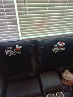 Para de camisas de Mickey y Mimi