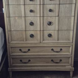 Vintage Drawer Chest