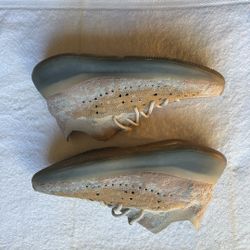 ADIDAS YEZZY BOOST 380