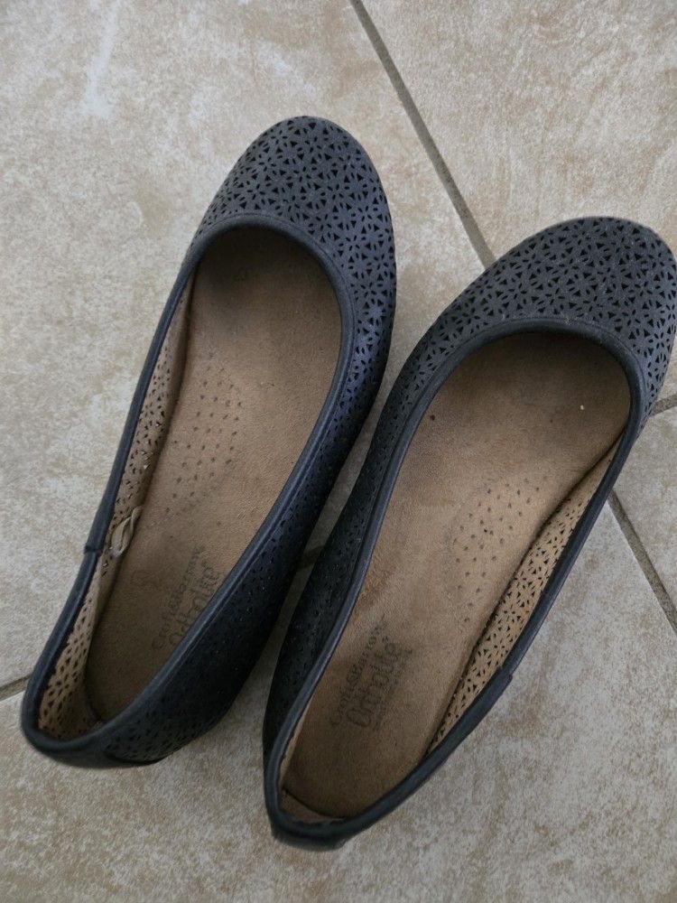 Black Flats Size 7