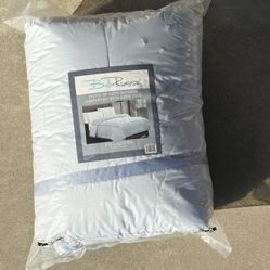 New White Comforter