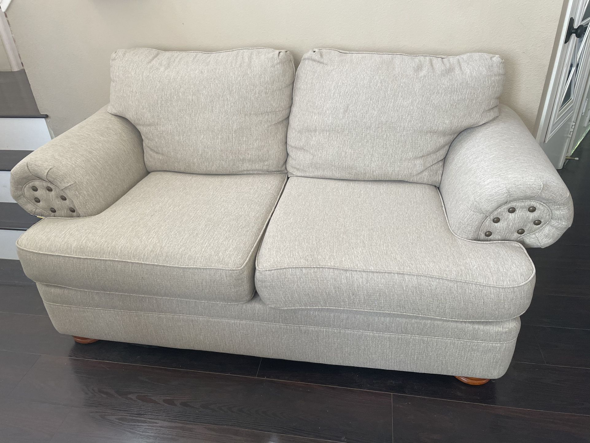 Love Seat for Sale in Castaic, CA OfferUp