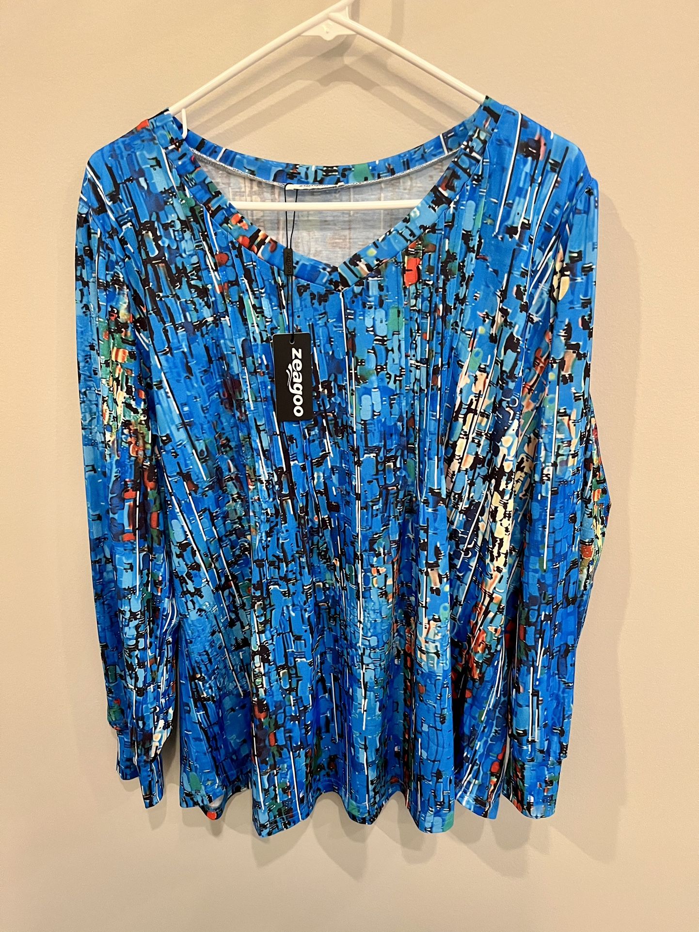 Women’s Size 2X V-Neck Long Sleeve Stretchy Shirt, NEW