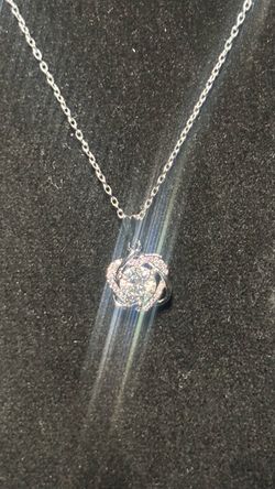 VVS1 Heart Halo Pendant Necklace