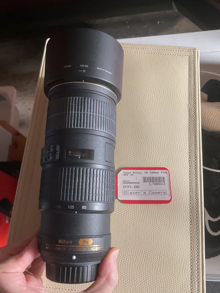 Nikon AF-S 70-200 f/4 with hood in great condition