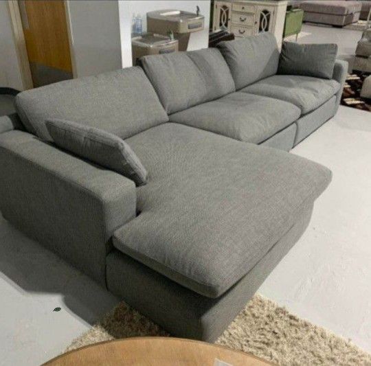ELYZA SMOKE 3 PIECE CORNER SECTIONAL WITH CHAISE