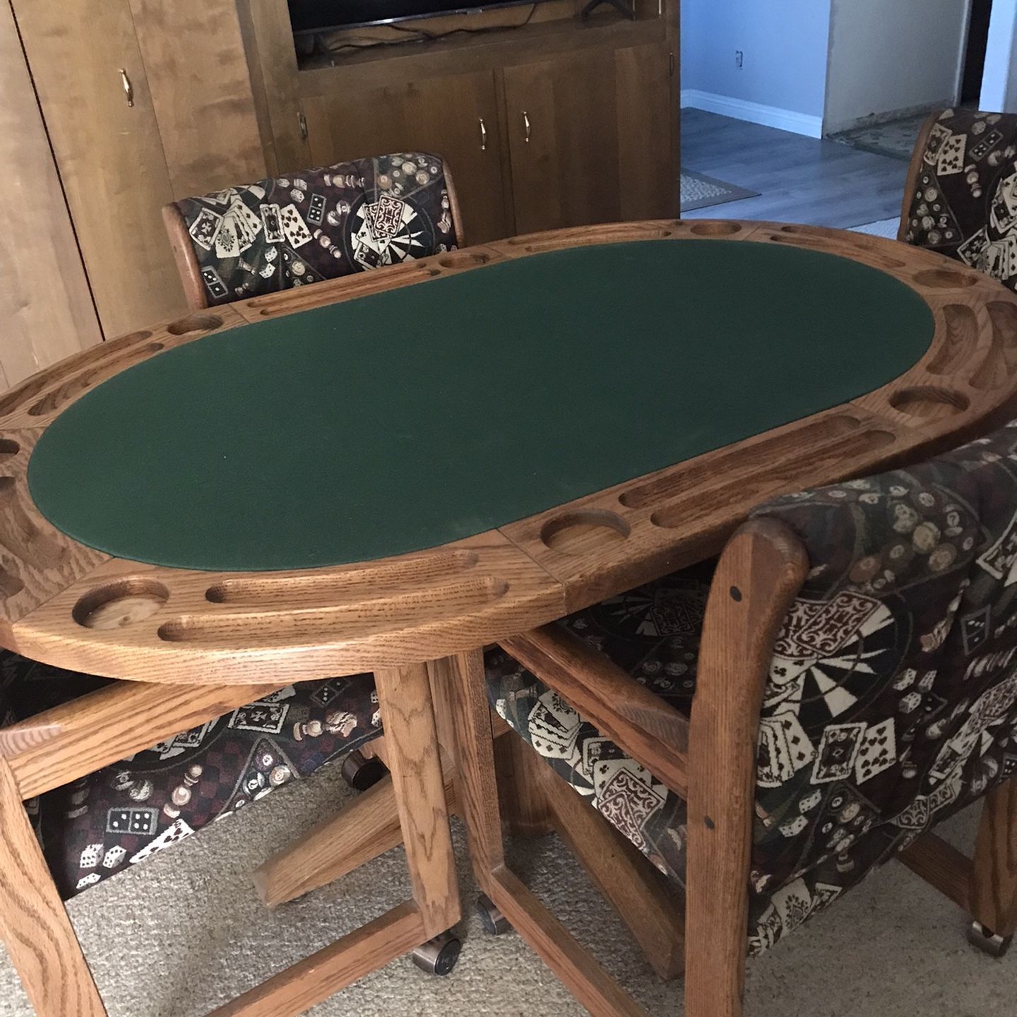 Reversible Card/Dining Table With 4 Wheeled Chairs
