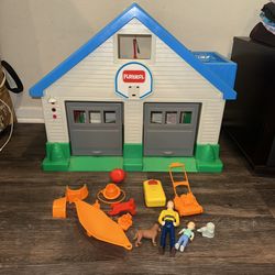 Vintage Playskool Garage House 