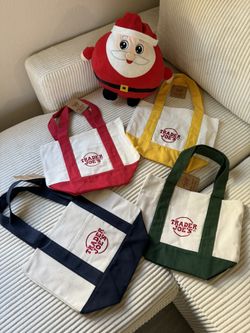 TRADER JOE's Holliday tote