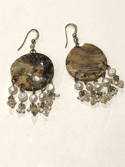Pretty shell & pearl dangle earrings