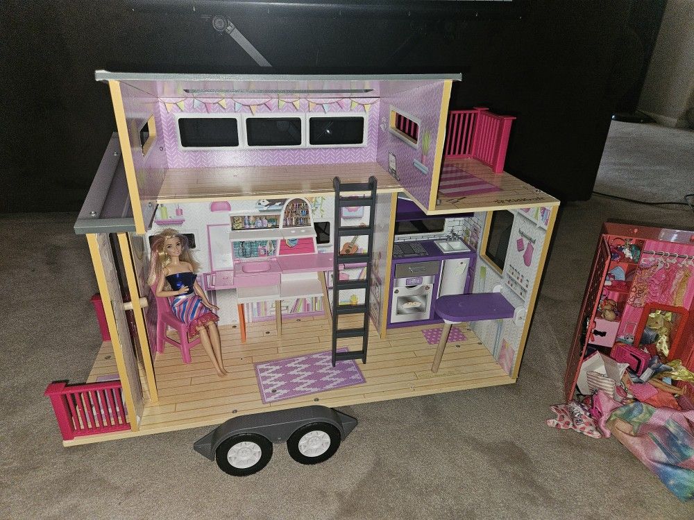 Large Barbie Camper And Barbie Closet With Clothes Etc