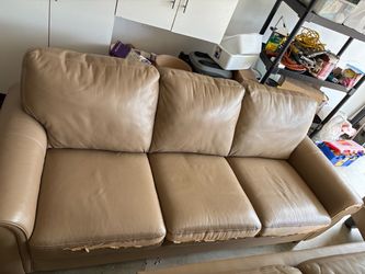 Free living room 3 piece set