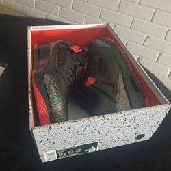 JORDAN 4 SPIZIKE LOW