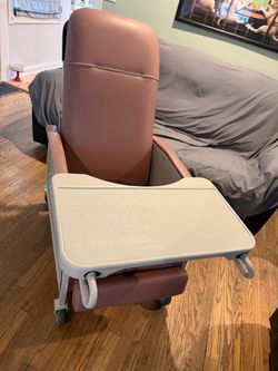 Invacare Mobile Recliner - Medical Recliner Chair with Tray Table