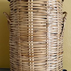 1970s Tall Natural Toned Basket with Lid, 2 Pieces