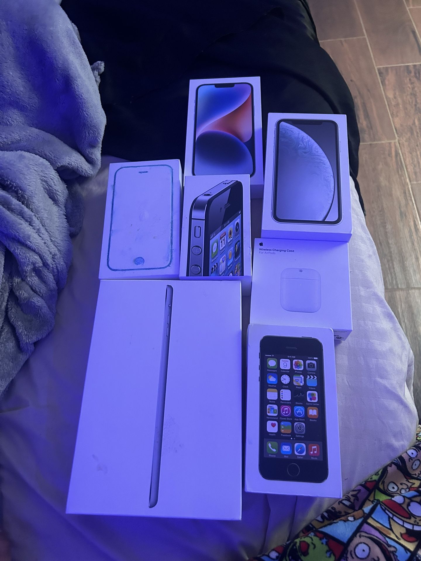 Apple boxes