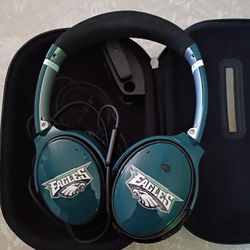 Bose Eagles & Grey Headphones 🎧 1 Sol Rep 3. Total 
