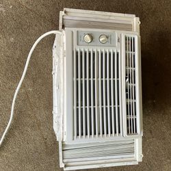 Window A/C 5000 BTU