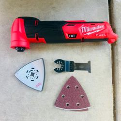 Milwaukee M12 FUEL 2526-20 Brushless Variable Speed Oscillating Tool + Attachments New