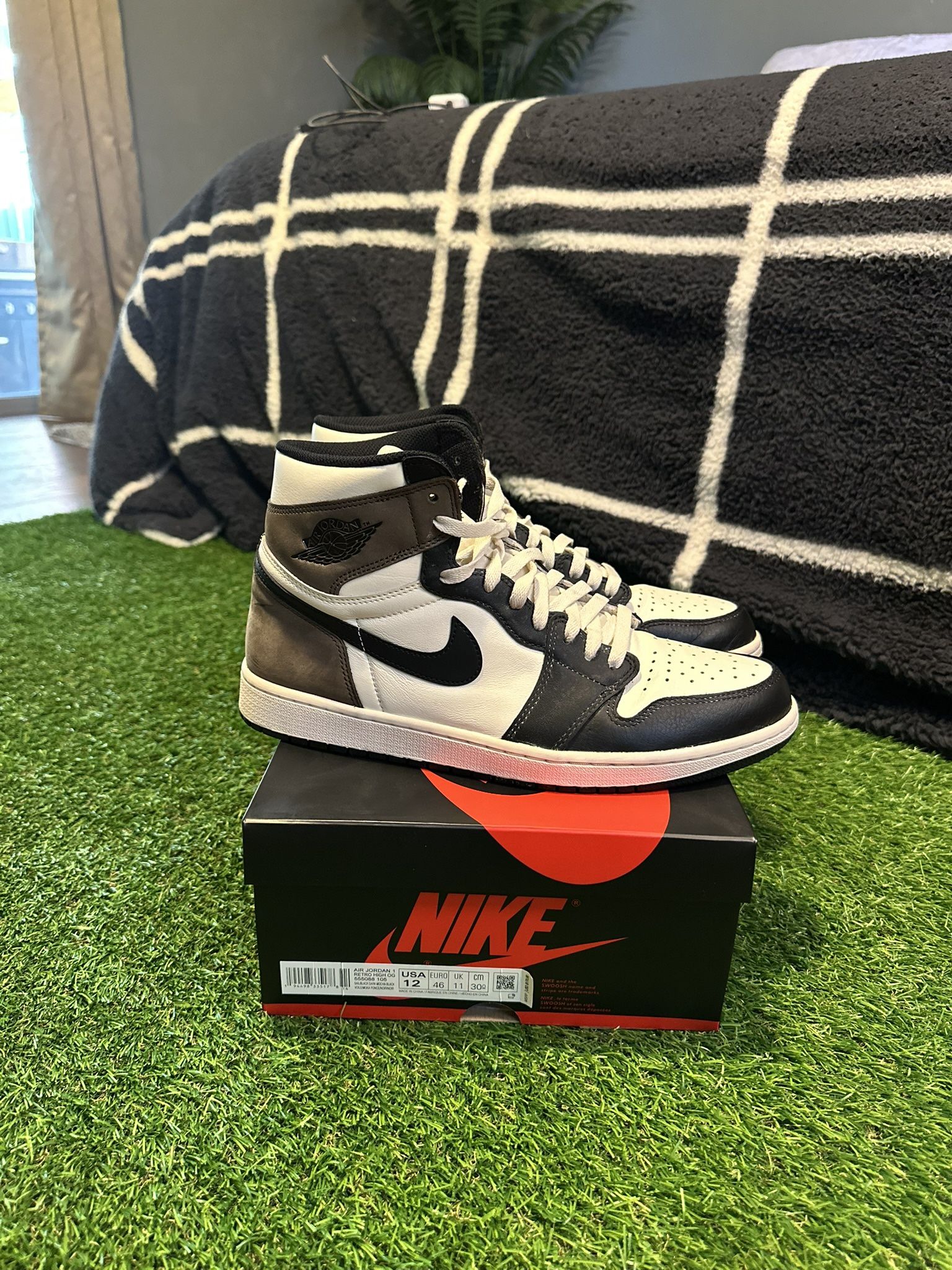 Jordan 1 Retro High Mocha size 12 Men