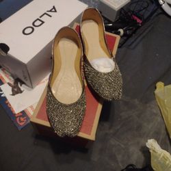 Women's Flat Slip On Shoes Size 7