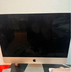 Apple MAC desktop computer