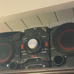 LG XBOOM CM4550 700W Mini Hi-Fi System