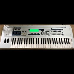 Yamaha Mo6