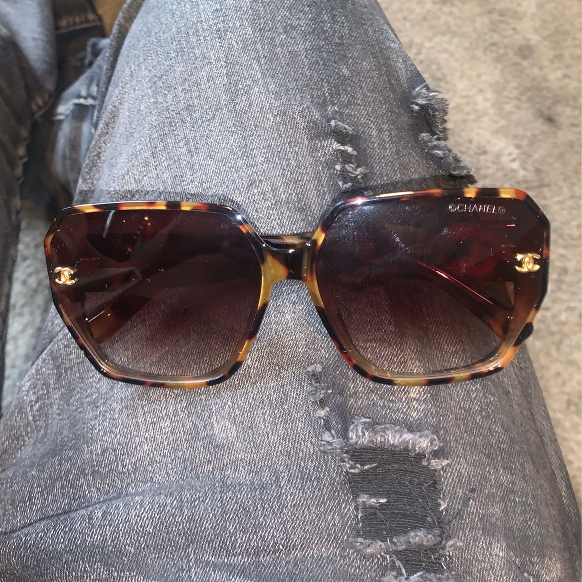 Chanel Sunglasses  Both60$