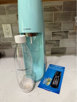 NEW SodaStream Fizzi Sparkling Water Maker – Teal – Never Used