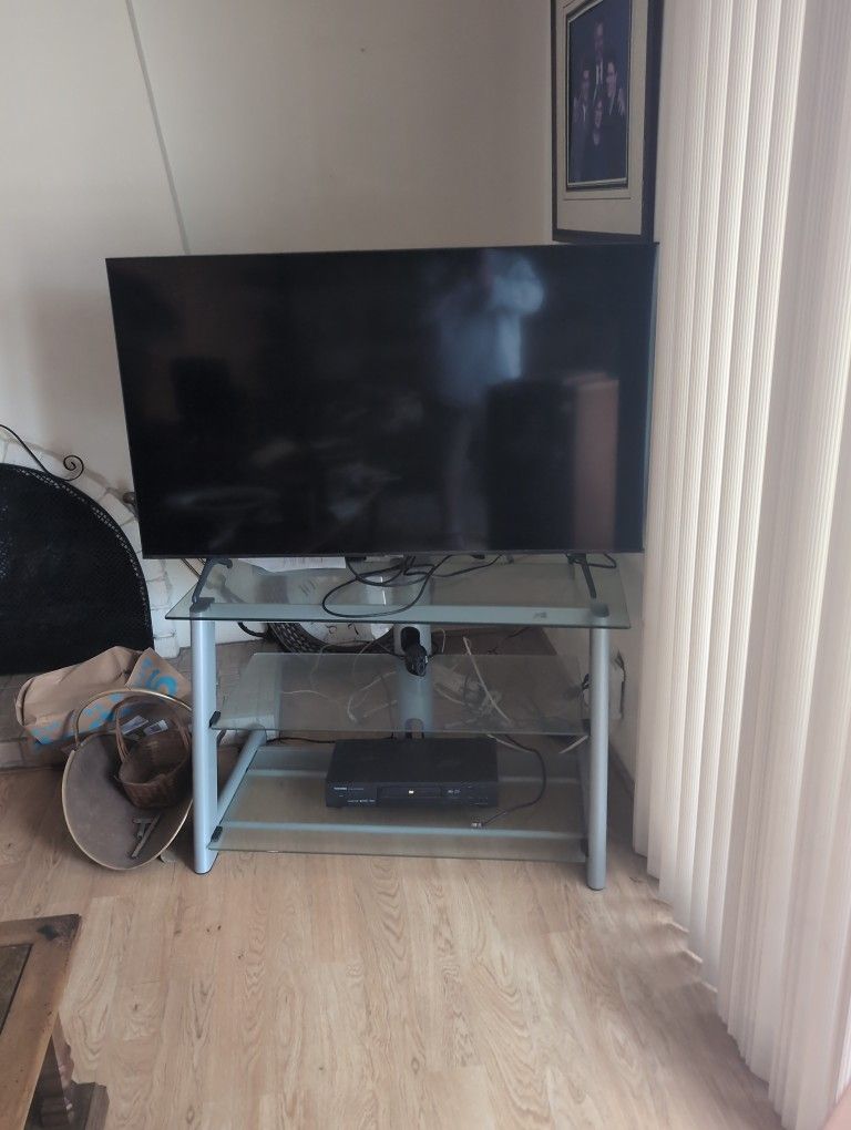 2020 55" Samsung TV. With Stand, Remote, HDMI Cable.