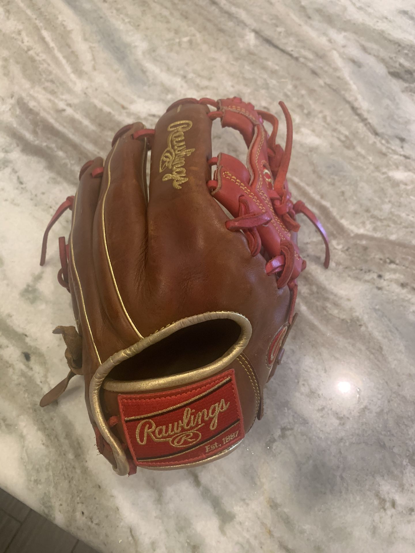 Rawlings 11.5” baseball glove heart of hide