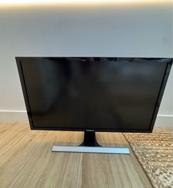 Samsung Monitor 28 Inches